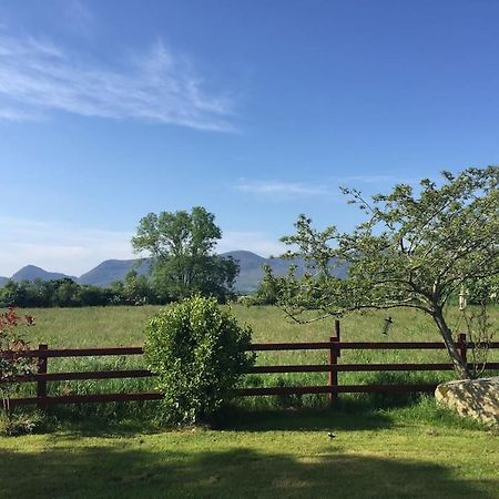 Killarney Farm House. Exterior photo
